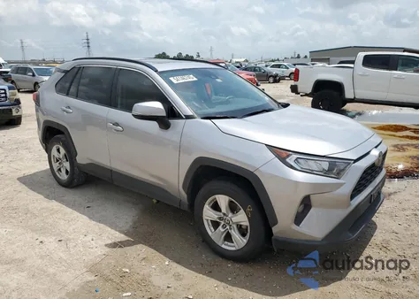 2021 Toyota Rav4 Xle z USA, uszkodzony, nr VIN 2T3W1RFV4MC171609